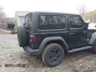 2019 Jeep Wrangler Sport S z VIN 1C4GJXAGXKW538902, wystawiony jako IAAI lot #42067367 z przebiegiem 116 268 mil mil oraz . Historia ofert i sprzedaży dostępna na DreamBid. Obrazek 20.