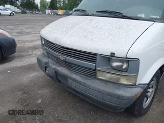 2005 Chevrolet Astro Cargo z VIN 1GCDM19X65B108694, wystawiony jako IAAI lot #42292530 z przebiegiem 120 426 mil mil oraz . Historia ofert i sprzedaży dostępna na DreamBid. Obrazek 14.