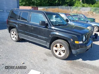 2015 Jeep Patriot Altitude z VIN 1C4NJRBB9FD269900, wystawiony jako IAAI lot #42454528 z przebiegiem 227 645 mil mil oraz . Historia ofert i sprzedaży dostępna na DreamBid. Obrazek 1.