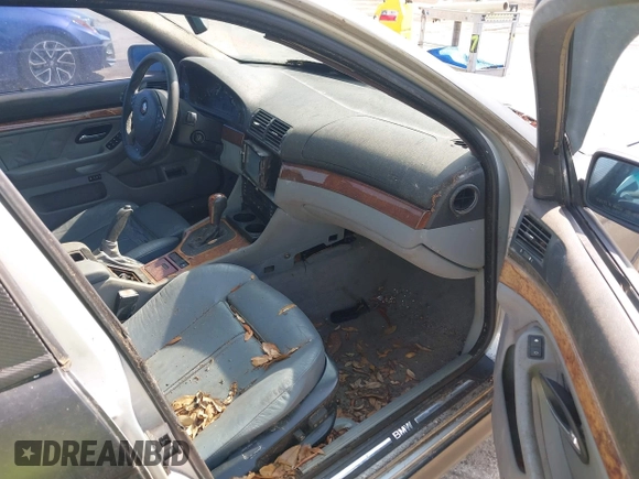 2000 BMW 5 Series 528i z VIN WBADM6348YGU16191, wystawiony jako IAAI lot #42295709 z przebiegiem 208 067 mil mil oraz . Historia ofert i sprzedaży dostępna na DreamBid. Obrazek 5.