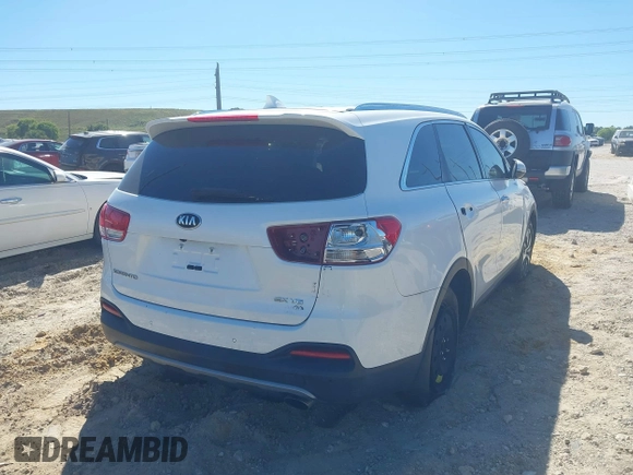 2017 Kia Sorento EX V6 with VIN 5XYPH4A54HG192831, listed as a IAAI auction lot 41723220 with 115,948 mi miles. Bid and sale history available at carsss.com. Image 4.