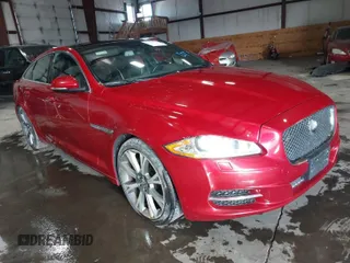 2013 Jaguar XJ z VIN SAJWJ1CD5D8V39198, wystawiony jako IAAI lot #41662950 z przebiegiem 102 540 mil mil oraz . Historia ofert i sprzedaży dostępna na DreamBid. Obrazek 1.