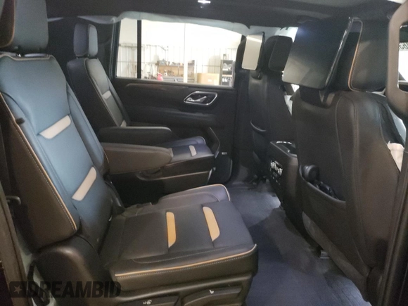 2021 GMC Yukon XL AT4 with VIN 1GKS2HKD7MR309178, listed as a Copart auction lot 69046394 with 30,399 mi miles and Salvage Title. Bid and sale history available at carsss.com. Image 12.