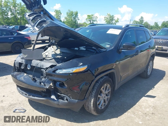 2017 Jeep Cherokee Latitude z VIN 1C4PJMCS4HW582693, wystawiony jako IAAI lot #42642337 z przebiegiem 49 839 mil mil oraz . Historia ofert i sprzedaży dostępna na DreamBid. Obrazek 17.
