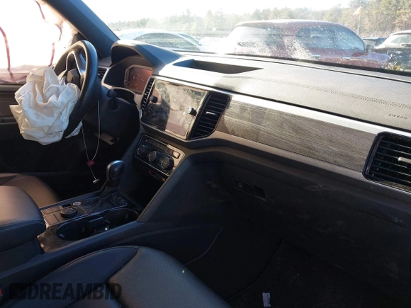 2023 Volkswagen Atlas SE with VIN 1V2HE2CA3PC200253, listed as a IAAI auction lot 41384253 with 49,845 mi miles and . Bid and sale history available at DreamBid. Image 5.
