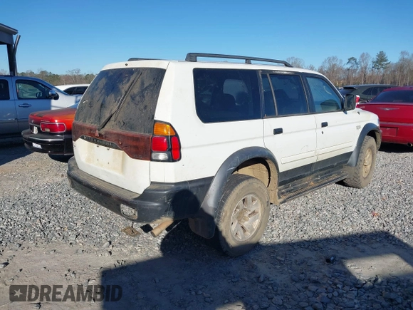 2001 Mitsubishi Montero Sport XLS with VIN JA4LS31H01P015159, listed as a IAAI auction lot 41695828 with 195,233 mi miles. Bid and sale history available at carsss.com. Image 4.
