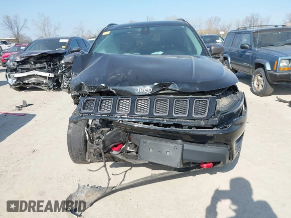 2018 Jeep Compass Trailhawk with VIN 3C4NJDDB5JT419276, listed as a IAAI auction lot 42040909 with Not Provided miles and . Bid and sale history available at carsss.com. Image 11.