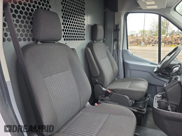 2018 Ford Transit z VIN 1FTBW2CM5JKA75168, wystawiony jako Copart lot #52987495 z przebiegiem 216 104 mil mil oraz Czysty tytuł • Clean title. Historia ofert i sprzedaży dostępna na DreamBid. Obrazek 6.