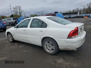 2005 Volvo S60 с VIN YV1RS592652462152, выставлен на аукционе Copart как лот 51055495 с пробегом 117 631 миль миль и Списание • Salvage title. История ставок и продаж доступна на DreamBid. Изображение 2.