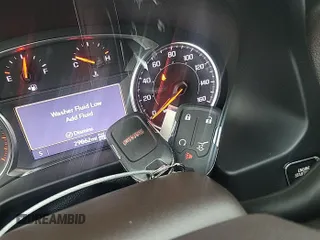 2021 GMC Acadia SLT z VIN 1GKKNULS0MZ183324, wystawiony jako IAAI lot #42404046 z przebiegiem 29 062 mil mil oraz . Historia ofert i sprzedaży dostępna na DreamBid. Obrazek 10.