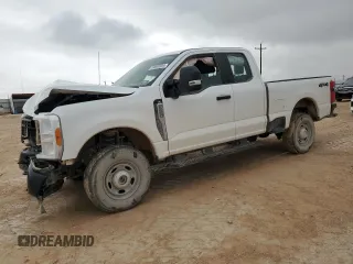 2023 Ford F-250 XL z VIN 1FT7X2BA7PEC14508, wystawiony jako Copart lot #69988304 z przebiegiem 16 808 mil mil oraz Szkoda całkowita • Salvage title. Historia ofert i sprzedaży dostępna na DreamBid. Obrazek 1.
