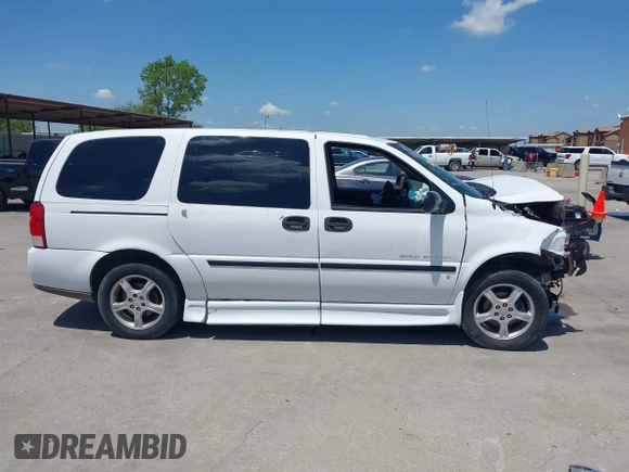 2008 Chevrolet Uplander LS Fleet z VIN 1GBDV13W48D100037, wystawiony jako IAAI lot #42096303 z przebiegiem 176 590 mil mil oraz . Historia ofert i sprzedaży dostępna na DreamBid. Obrazek 14.