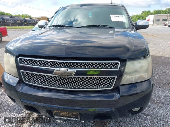 2011 Chevrolet Suburban LT z VIN 1GNSCJE0XBR133465, wystawiony jako IAAI lot #42294755 z przebiegiem 328 824 mil mil oraz . Historia ofert i sprzedaży dostępna na DreamBid. Obrazek 12.