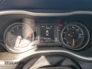 2017 Jeep Cherokee Latitude с VIN 1C4PJMCS3HW569451, выставлен на аукционе Copart как лот 60618695 с пробегом 128 861 миль миль и Списание • Salvage title. История ставок и продаж доступна на DreamBid. Изображение 9.
