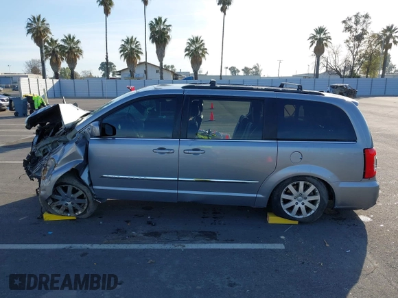 2015 Chrysler Town & Country Touring with VIN 2C4RC1BG3FR696320, listed as a IAAI auction lot 41826122 with 1 mi miles. Bid and sale history available at carsss.com. Image 15.