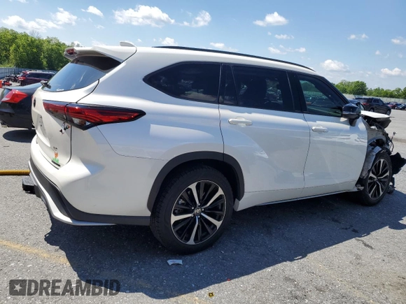 2021 Toyota Highlander XSE with VIN 5TDLZRBH3MS108206, listed as a Copart auction lot 58978895 with 42,068 mi miles and Salvage title. Bid and sale history available at DreamBid. Image 3.