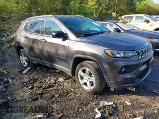 2024 Jeep Compass Latitude with VIN 3C4NJDBN4RT607537, listed as a IAAI auction lot 41990137 with 33,271 mi miles. Bid and sale history available at carsss.com. Image 1.