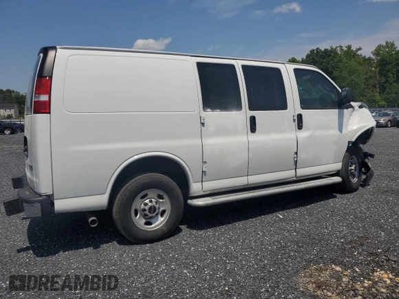 2023 GMC Savana Cargo z VIN 1GTW7AFP3P1215330, wystawiony jako Copart lot #60320685 z przebiegiem Nie podano mil oraz Czysty tytuł • Clean title. Historia ofert i sprzedaży dostępna na DreamBid. Obrazek 3.
