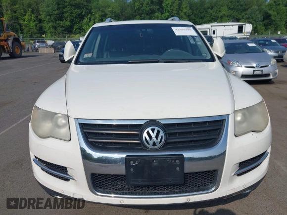 2008 Volkswagen Touareg V6 с VIN WVGBE77L18D040817, выставлен на аукционе IAAI как лот 42555188 с пробегом 202 942 миль миль и . История ставок и продаж доступна на DreamBid. Изображение 6.