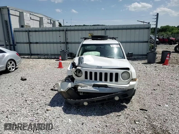 2013 Jeep Patriot Sport z VIN 1C4NJPBA5DD214479, wystawiony jako Copart lot #57442125 z przebiegiem 311 252 mil mil oraz Czysty tytuł • Clean title. Historia ofert i sprzedaży dostępna na DreamBid. Obrazek 13.