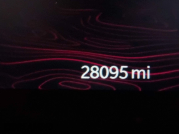 2022 Jeep Grand Cherokee Limited z VIN 1C4RJHBG9N8521577, wystawiony jako IAAI lot #41869992 z przebiegiem 28 095 mil mil oraz . Historia ofert i sprzedaży dostępna na DreamBid. Obrazek 16.