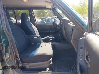 2000 Jeep Cherokee z VIN 1J4FF48S2YL253251, wystawiony jako IAAI lot #42243268 z przebiegiem 154 136 mil mil oraz . Historia ofert i sprzedaży dostępna na DreamBid. Obrazek 5.