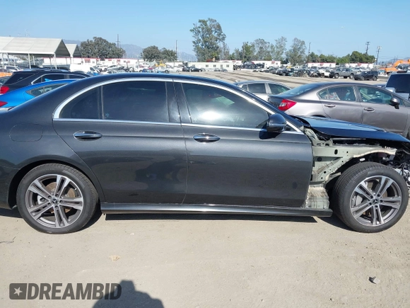 2021 Mercedes-Benz E 350 with VIN W1KZF8DB5MA912435, listed as a IAAI auction lot 42311200 with 32,631 mi miles and . Bid and sale history available at DreamBid. Image 14.