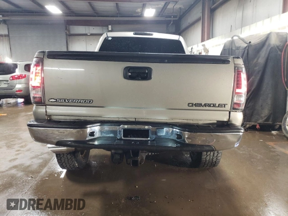 2002 Chevrolet Silverado 1500HD LT z VIN 1GCGK13U12F107247, wystawiony jako Copart lot #51386725 z przebiegiem 201 242 mil mil oraz Szkoda całkowita • Salvage title. Historia ofert i sprzedaży dostępna na DreamBid. Obrazek 6.