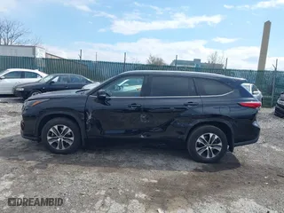 2021 Toyota Highlander XLE with VIN 5TDGZRBH6MS072433, listed as a IAAI auction lot 41894279 with 60,007 mi miles. Bid and sale history available at carsss.com. Image 14.