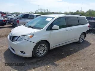 2015 Toyota Sienna XLE with VIN 5TDYK3DC8FS654902, listed as a IAAI auction lot 41953705 with 169,036 mi miles. Bid and sale history available at carsss.com. Image 17.