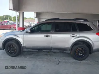 2011 Subaru Outback Limited с VIN 4S4BRDJC5B2346580, выставлен на аукционе IAAI как лот 42398938 с пробегом 220 421 миль миль и . История ставок и продаж доступна на DreamBid. Изображение 15.