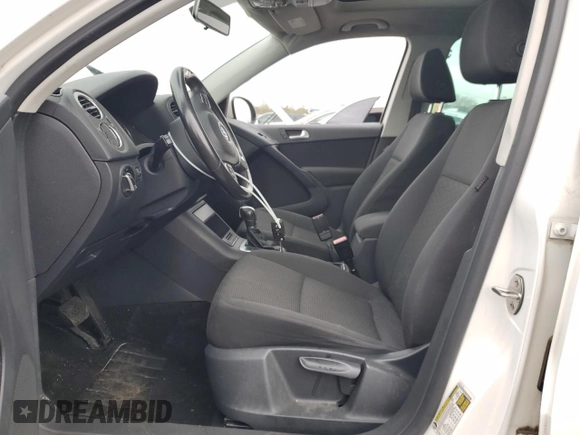 2013 Volkswagen Tiguan S with VIN WVGAV3AX7DW596953, listed as a Copart auction lot 53107845 with 131,732 mi miles and Clean title. Bid and sale history available at DreamBid. Image 7.