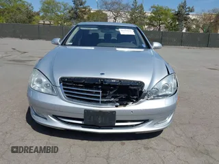 2007 Mercedes-Benz S 550 z VIN WDDNG71X77A018785, wystawiony jako IAAI lot #42114156 z przebiegiem 177 269 mil mil oraz . Historia ofert i sprzedaży dostępna na DreamBid. Obrazek 12.