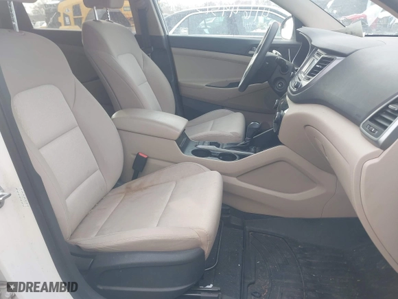 2016 Hyundai Tucson SE with VIN KM8J3CA49GU149522, listed as a IAAI auction lot 41649515 with 103,136 mi miles. Bid and sale history available at carsss.com. Image 5.