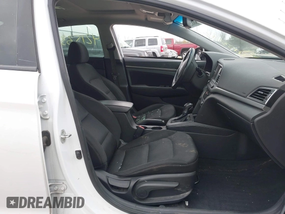 2017 Hyundai Elantra SE z VIN 5NPD84LF8HH162085, wystawiony jako IAAI lot #42153313 z przebiegiem 105 980 mil mil oraz . Historia ofert i sprzedaży dostępna na DreamBid. Obrazek 5.