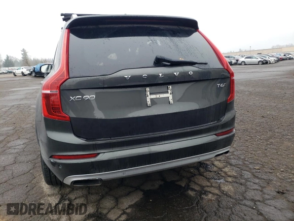 2018 Volvo XC90 Momentum z VIN YV4A22PK8J1207438, wystawiony jako Copart lot #88985305 z przebiegiem Nie podano mil oraz Szkoda całkowita • Salvage title. Historia ofert i sprzedaży dostępna na DreamBid. Obrazek 6.
