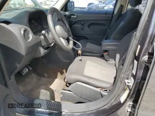 2014 Jeep Patriot Sport with VIN 1C4NJPBB6ED886934, listed as a Copart auction lot 62961255 with 118,080 mi miles and Clean title. Bid and sale history available at DreamBid. Image 7.