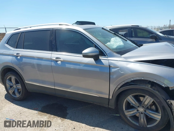 2019 Volkswagen Tiguan SEL Premium with VIN 3VV4B7AX5KM085435, listed as a IAAI auction lot 41839386 with 124,501 mi miles and . Bid and sale history available at DreamBid. Image 13.