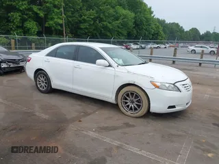 2008 Toyota Camry LE z VIN 4T1BE46KX8U778588, wystawiony jako IAAI lot #42296928 z przebiegiem 261 895 mil mil oraz . Historia ofert i sprzedaży dostępna na DreamBid. Obrazek 1.