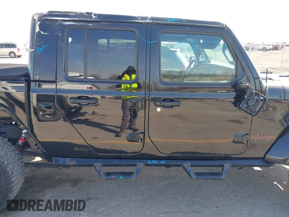 2020 Jeep Gladiator Rubicon with VIN 1C6JJTBG9LL152141, listed as a IAAI auction lot 41798487 with 78,585 mi miles and . Bid and sale history available at DreamBid. Image 13.