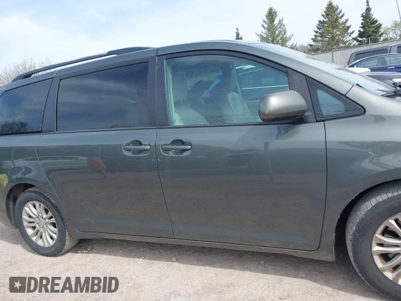 2013 Toyota Sienna XLE AAS с VIN 5TDYK3DC8DS318387, выставлен на аукционе IAAI как лот 42146255 с пробегом 244 899 миль миль и . История ставок и продаж доступна на DreamBid. Изображение 13.