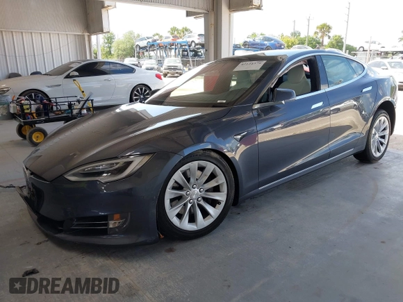 2018 Tesla Model S 75D с VIN 5YJSA1E2XJF246112, выставлен на аукционе IAAI как лот 42124379 с пробегом Не указан миль и . История ставок и продаж доступна на DreamBid. Изображение 17.