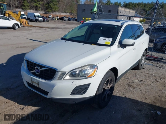 2013 Volvo XC60 T6 with VIN YV4902DZ8D2420737, listed as a IAAI auction lot 41986161 with 165,954 mi miles. Bid and sale history available at carsss.com. Image 17.