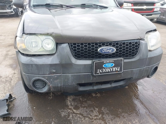 2005 Ford Escape XLS Value with VIN 1FMYU92Z35KA20497, listed as a IAAI auction lot 41509893 with 149,866 mi miles. Bid and sale history available at carsss.com. Image 6.
