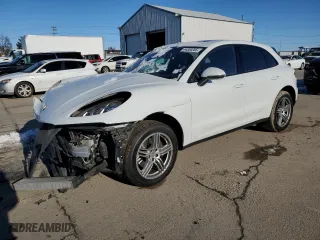 2018 Porsche Macan with VIN WP1AA2A52JLB02714, listed as a Copart auction lot 44530285 with 35,790 mi miles and Salvage Title. Bid and sale history available at carsss.com. Image 1.