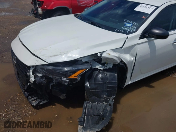 2024 Nissan Altima SV with VIN 1N4BL4DV0RN350117, listed as a IAAI auction lot 42582517 with 5,180 mi miles and . Bid and sale history available at DreamBid. Image 6.