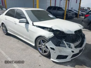 2011 Mercedes-Benz E-Class E 350 Luxury with VIN WDDHF5GBXBA401838, listed as a IAAI auction lot 42018313 with 190,958 mi miles. Bid and sale history available at carsss.com. Image 1.