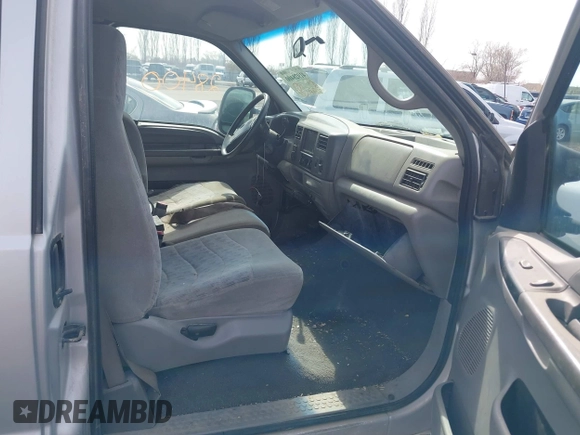 2000 Ford F-250 XL with VIN 1FTNX21F2YEE22107, listed as a IAAI auction lot 41928400 with 265,148 mi miles and . Bid and sale history available at DreamBid. Image 5.