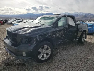 2015 Ram 1500 Sport z VIN 1C6RR7UT7FS771425, wystawiony jako Copart lot #43384025 z przebiegiem 134 518 mil mil oraz Szkoda całkowita • Salvage title. Historia ofert i sprzedaży dostępna na DreamBid. Obrazek 1.