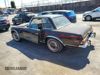 1970 Mercedes-Benz SL with VIN 11304412015305, listed as a Copart auction lot 65378684 with 83,202 mi miles and Salvage title. Bid and sale history available at DreamBid. Image 2.